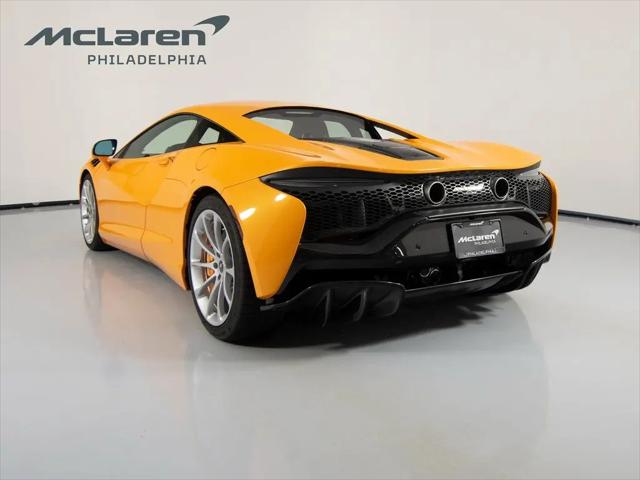 2023 McLaren Artura TechLux