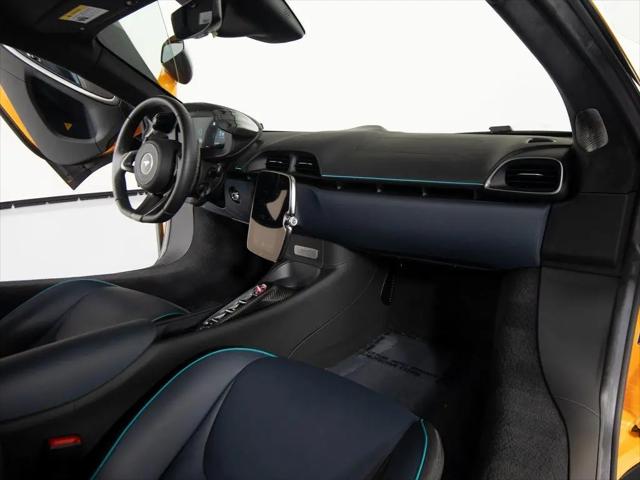 2023 McLaren Artura TechLux