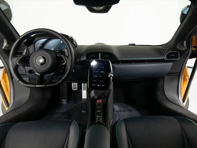 2023 McLaren Artura TechLux