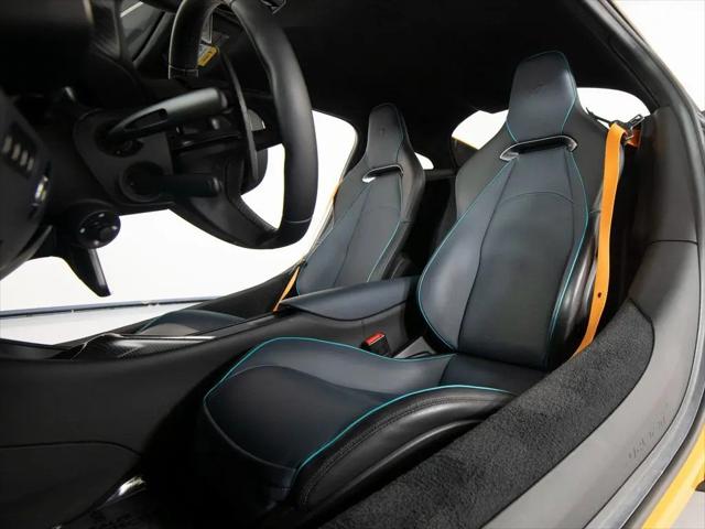 2023 McLaren Artura TechLux