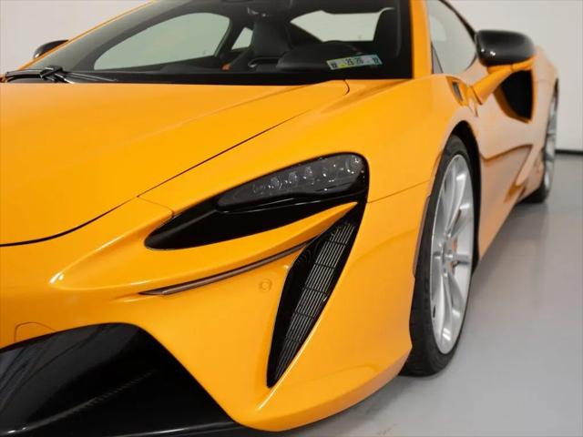 2023 McLaren Artura TechLux