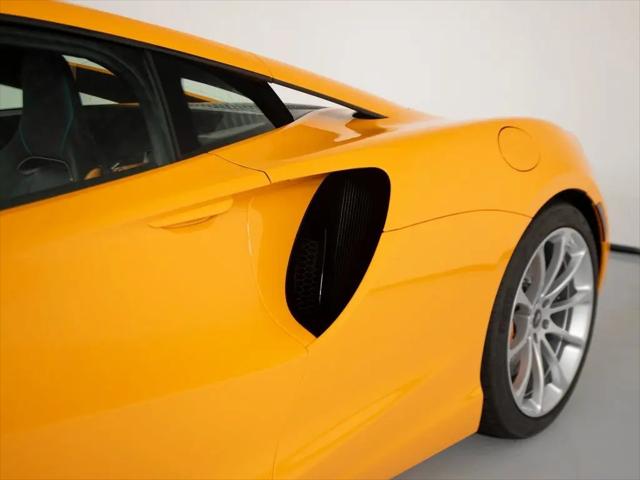 2023 McLaren Artura TechLux