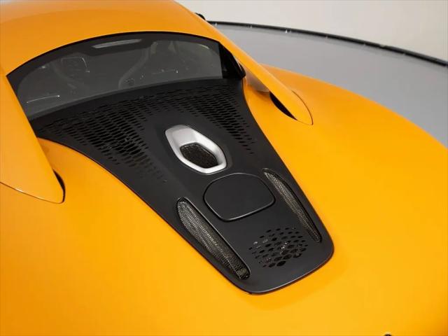 2023 McLaren Artura TechLux