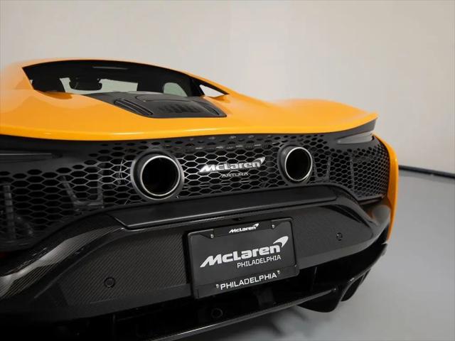 2023 McLaren Artura TechLux