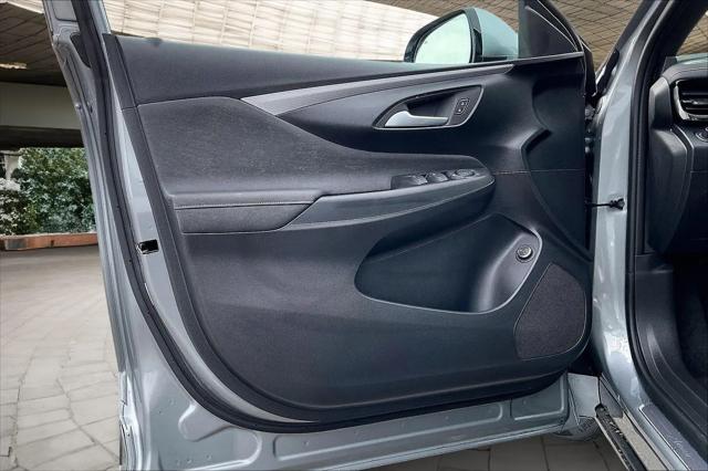 2026 Buick NV Avenir FWD