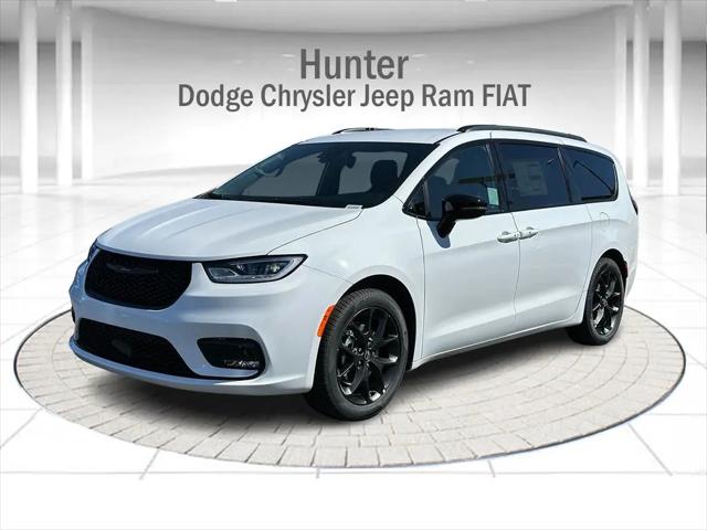 2026 Chrysler Pacifica Select for sale in Lancaster, CA