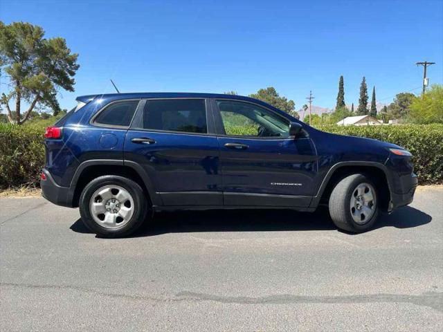 2016 Jeep Cherokee Sport