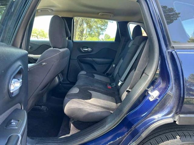 2016 Jeep Cherokee Sport