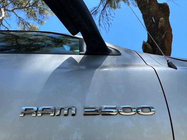 2004 Dodge Ram 3500 SLT/Laramie
