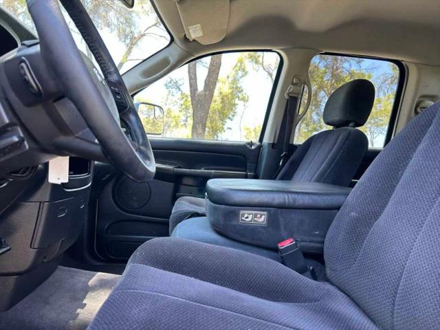 2004 Dodge Ram 3500 SLT/Laramie