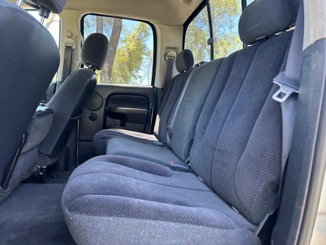 2004 Dodge Ram 3500 SLT/Laramie