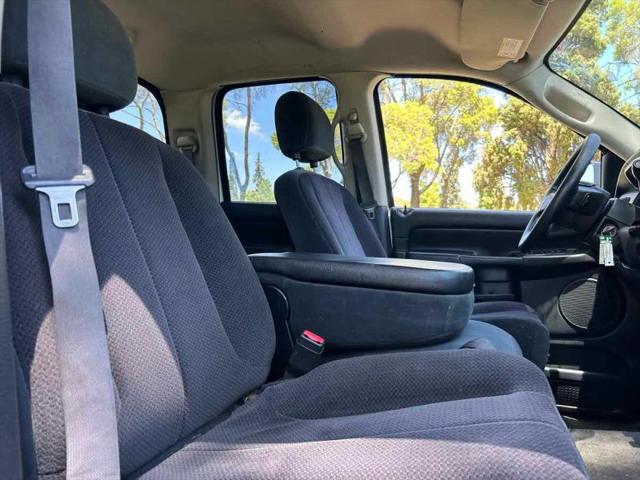 2004 Dodge Ram 3500 SLT/Laramie