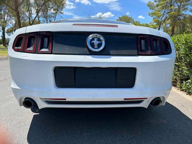 2014 Ford Mustang V6