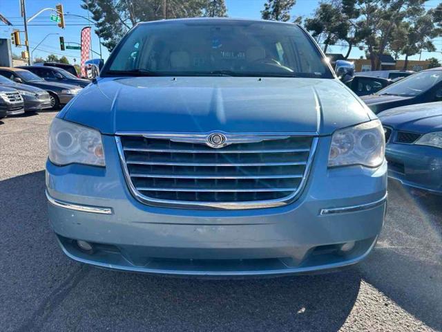 2010 Chrysler Town & Country Limited