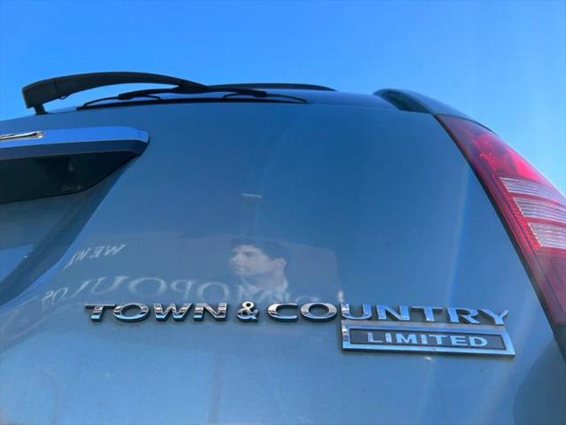 2010 Chrysler Town & Country Limited