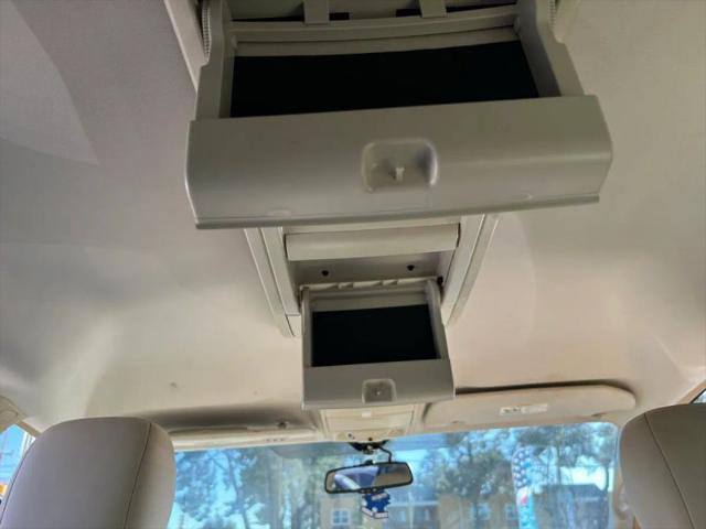 2010 Chrysler Town & Country Limited