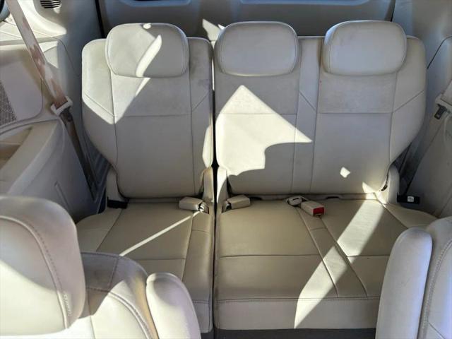 2010 Chrysler Town & Country Limited