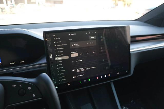 2023 Tesla Model X Plaid Tri Motor All-Wheel Drive