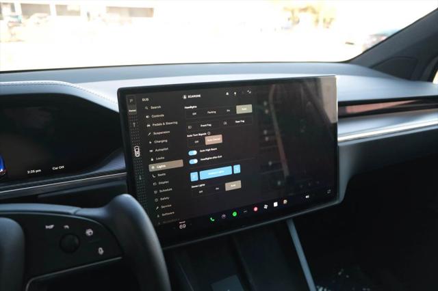2023 Tesla Model X Plaid Tri Motor All-Wheel Drive