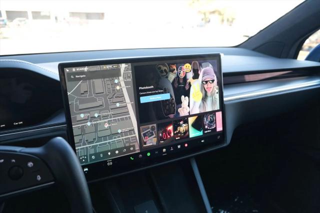 2023 Tesla Model X Plaid Tri Motor All-Wheel Drive