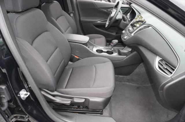 2025 Chevrolet Malibu FWD RS