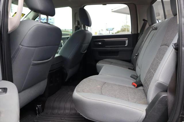 2017 Ram 1500 Big Horn Crew Cab 4x4 5'7" Box