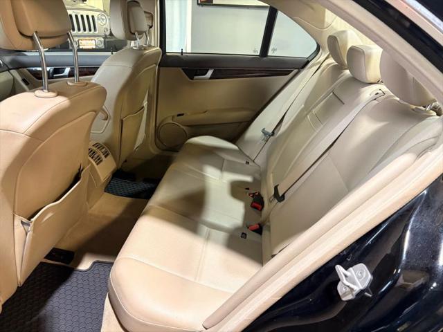 2014 Mercedes-Benz C-CLASS C 300 Luxury 4MATIC