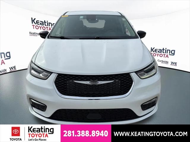 2024 Chrysler Pacifica Hybrid Select