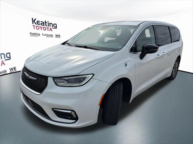 2024 Chrysler Pacifica Hybrid Select