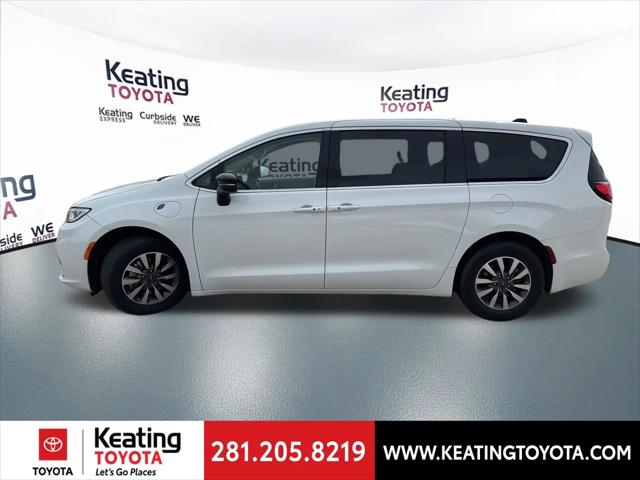 2024 Chrysler Pacifica Hybrid Select