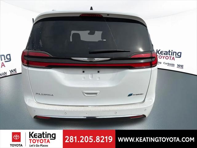 2024 Chrysler Pacifica Hybrid Select