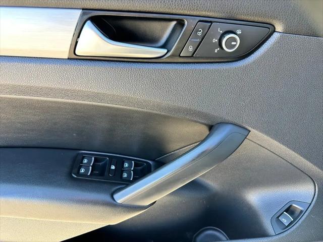 2013 Volkswagen Passat 2.5L SE