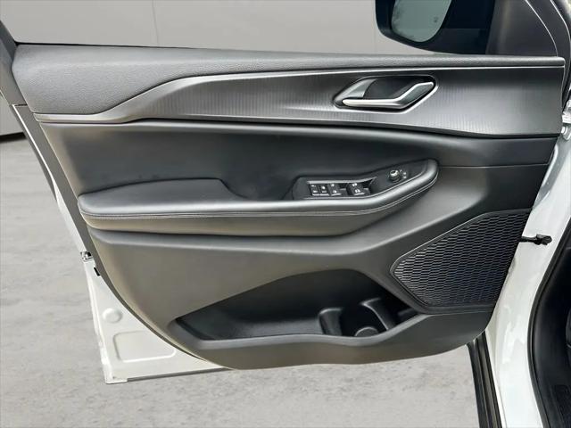 2023 Jeep Grand Cherokee L Laredo 4x4