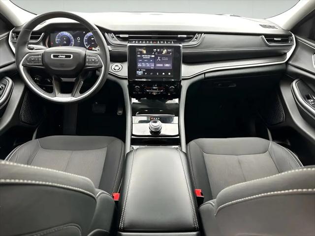 2023 Jeep Grand Cherokee L Laredo 4x4