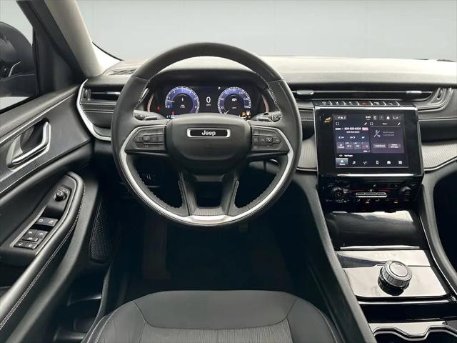 2023 Jeep Grand Cherokee L Laredo 4x4