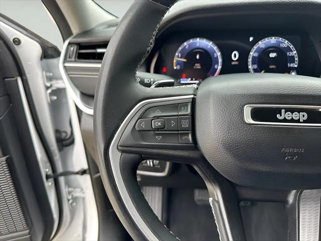 2023 Jeep Grand Cherokee L Laredo 4x4