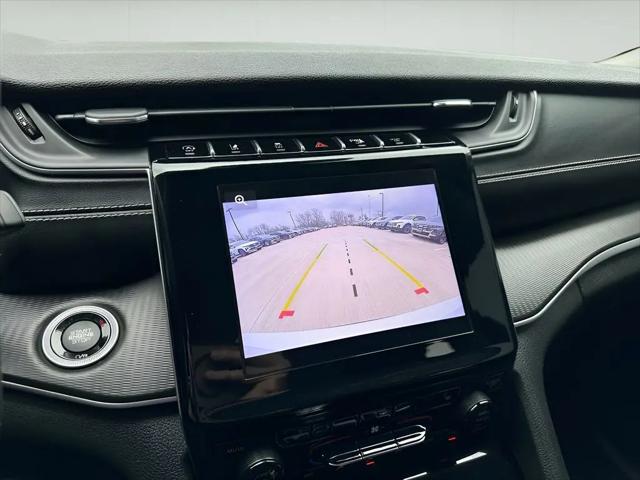 2023 Jeep Grand Cherokee L Laredo 4x4
