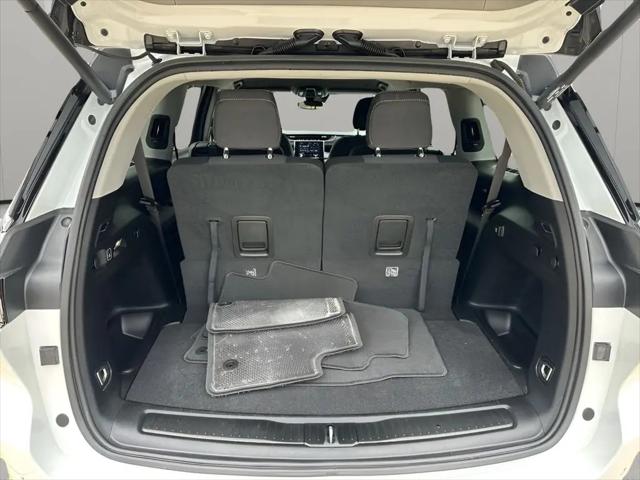 2023 Jeep Grand Cherokee L Laredo 4x4