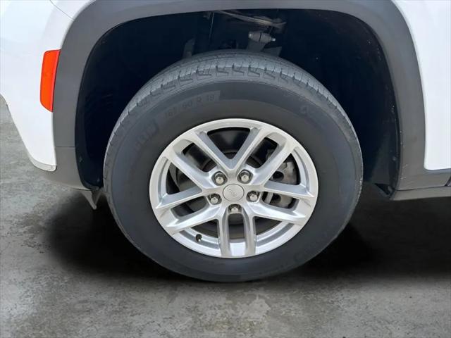 2023 Jeep Grand Cherokee L Laredo 4x4