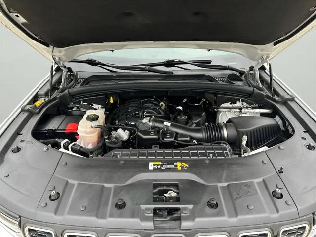 2023 Jeep Grand Cherokee L Laredo 4x4