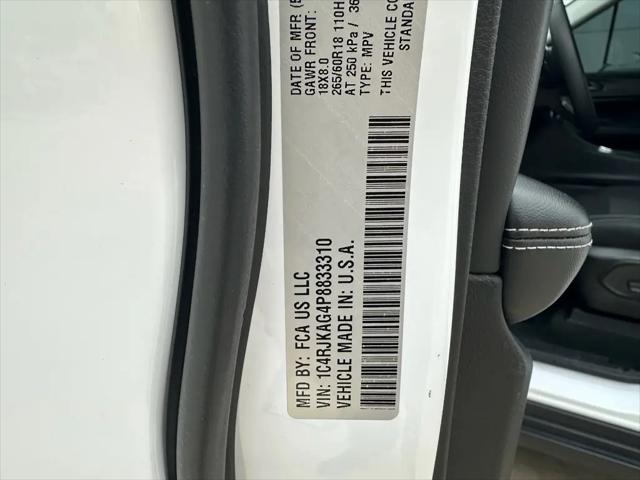 2023 Jeep Grand Cherokee L Laredo 4x4
