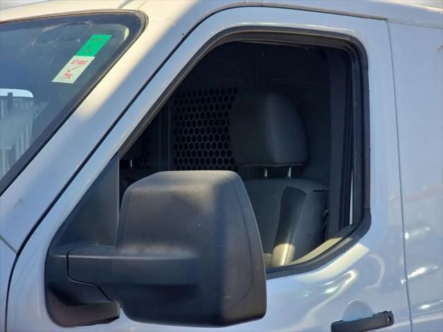 2019 Nissan 1500 S V6