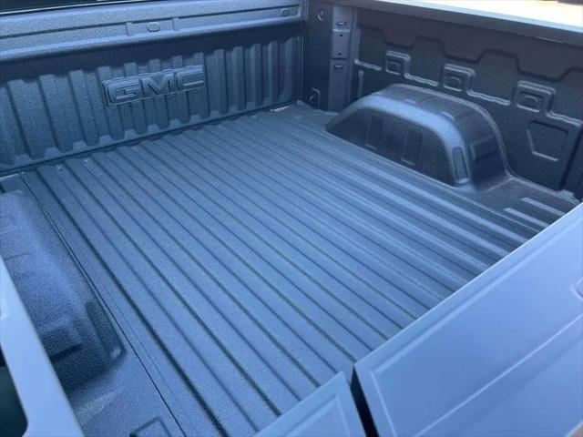 2026 GMC Sierra 1500 Crew Cab, Short Bed, SLT, 4WD