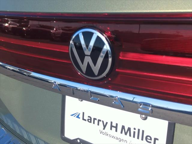 2026 Volkswagen Atlas SE with Technology