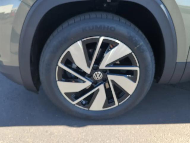 2026 Volkswagen Atlas SE with Technology