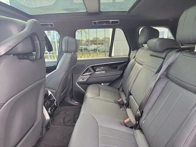 2025 Land Rover Range Rover P400 SE