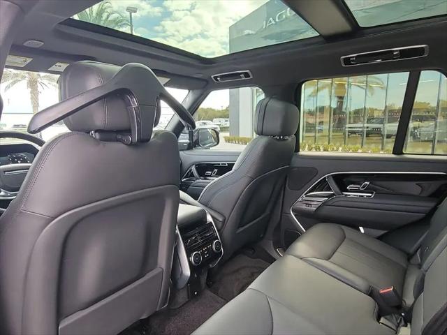 2025 Land Rover Range Rover P400 SE