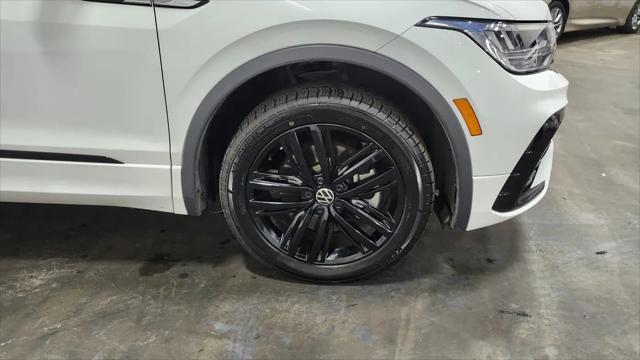 2022 Volkswagen Tiguan 2.0T SE R-Line Black