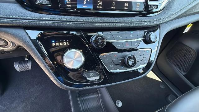 2026 Chrysler Pacifica Select AWD