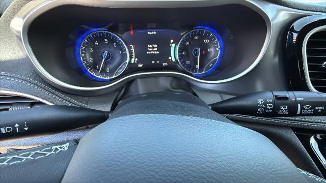 2026 Chrysler Pacifica Select AWD